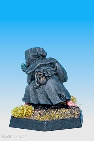 C1-24 Crouching Thief in Cloak with Sword