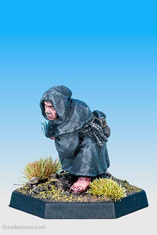 C1-24 Crouching Thief in Cloak with Sword