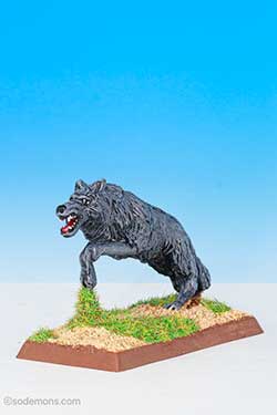 CM23 - Giant Wolf leaping