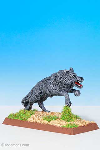 CM23 - Giant Wolf leaping