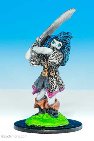 C09-05 Female Berserker w. 2H Sword