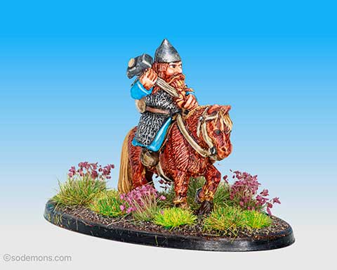 FAC15 Mounted Dwarf with Two-Handed Hammer