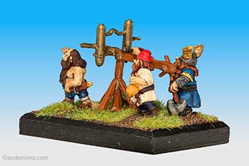 FTD16 Dwarf War Engine with 3 Crew