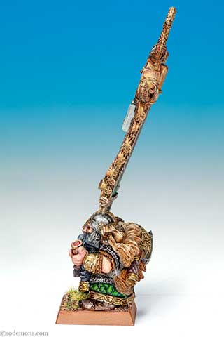 Dwarf Standard Bearer