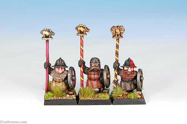 Imperial Dwarf Command - Standards