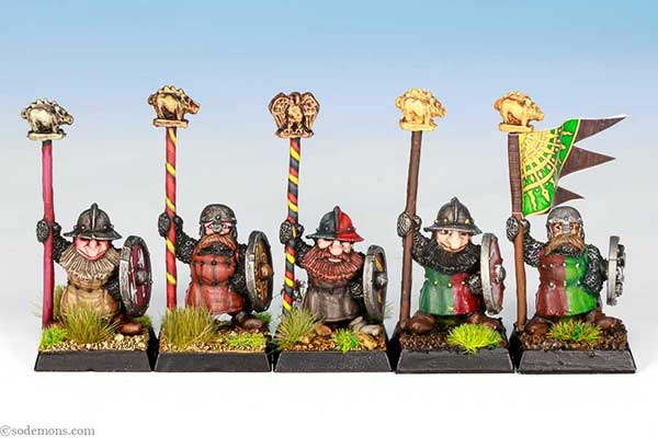 Imperial Dwarf Command - Standards