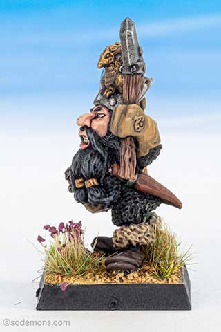 DRAG3 Dwarf Treasure Hunter