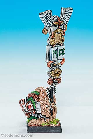 Dwarf Army Standard Bearer - 2000