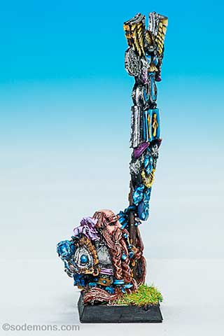 Dwarf Army Standard Bearer - 2005