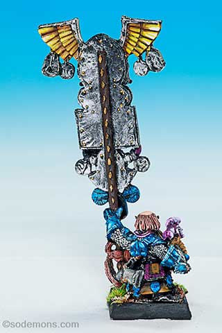 Dwarf Army Standard Bearer - 2005