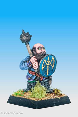 FTD4 Dwarf with Mace and Axe