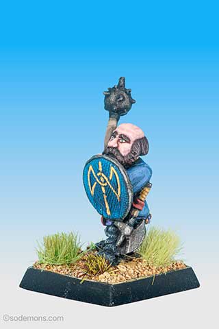 FTD4 Dwarf with Mace and Axe