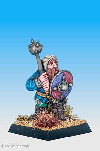 FTD4 Dwarf with Mace and Axe