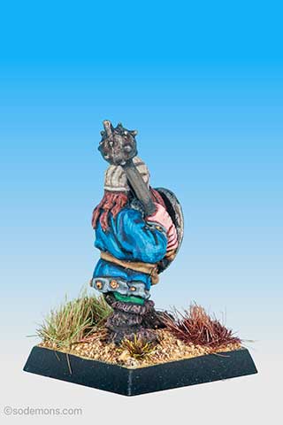 FTD4 Dwarf with Mace and Axe