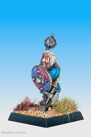 FTD4 Dwarf with Mace and Axe