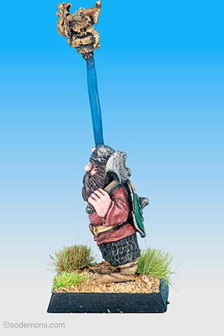 FTD8 Dwarf Standard Bearer with Axe