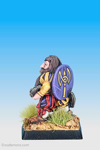 FTD17 Dwarf with Light Crossbow and Axe
