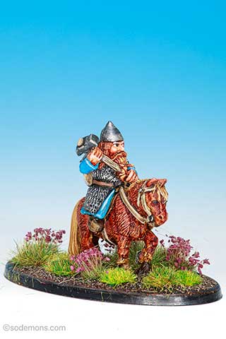 FAC15 Mounted Dwarf with Two-Handed Hammer