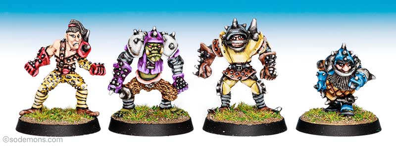 LE18 Blood Bowl Players