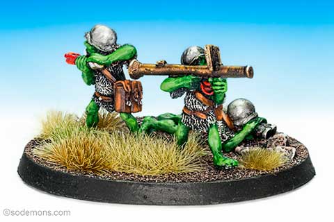 LE22 Orc Bazooka Crew - Helmeted