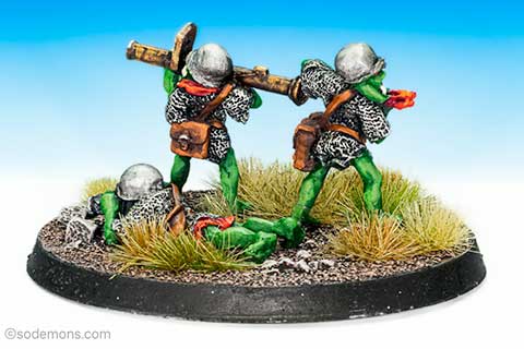 LE22 Orc Bazooka Crew - Helmeted