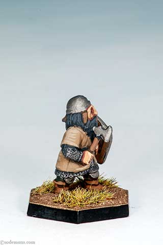 DWF4 - Dwarf with Handaxe