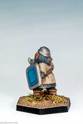 DWF4 - Dwarf with Handaxe