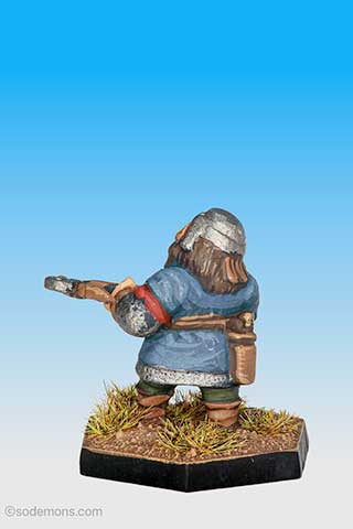 DWF9 - Dwarf Firing Heavy Crossbow