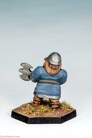DWF10 - Dwarf with Two-Handed Axe