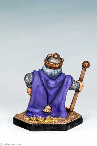 DWF11 - Dwarf King Holding Rod