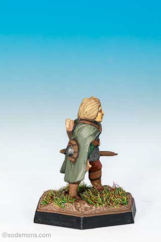 ELF6 Wood Elf advancing with Bow