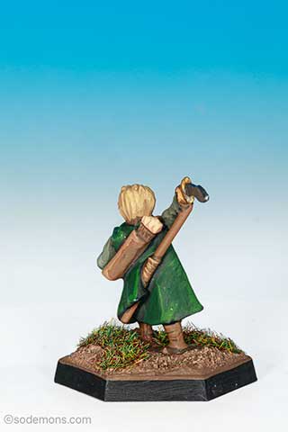 ELF8 Wood Elf attacking with Sword