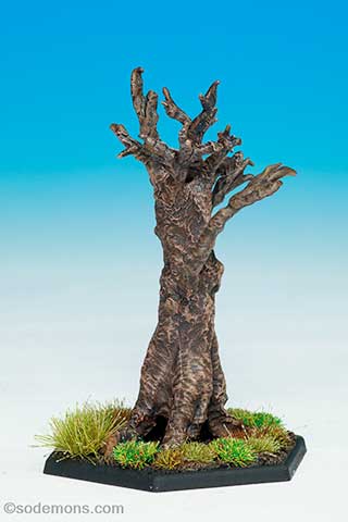VFW24 Tree with Arms and Face