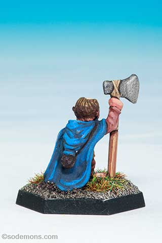 ARD4 Dwarf with Large Axe / WG42 Halfling Fighter