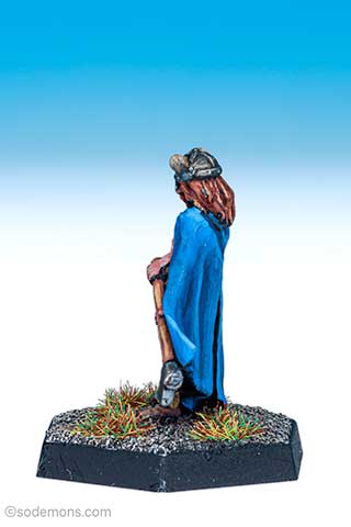 01-075 Barbarian Hero on Foot A