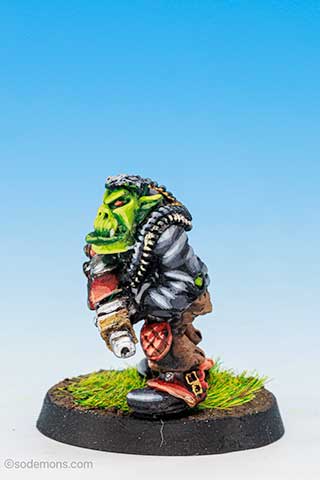 MM20 Orc Boy with Bolt Gun