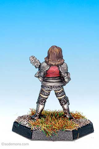 Armoured Female Cleric with 2 Handed Mace (C03C1-1)