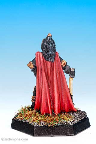 Armoured Female Cleric with Cloak (C03C1-2)