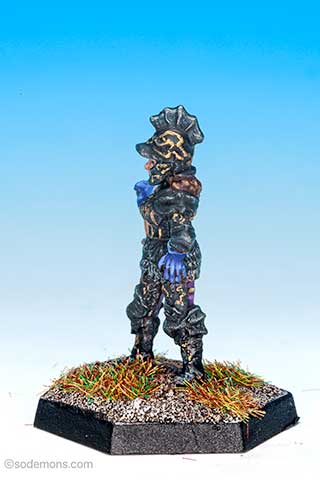 Female Cleric in Ornate Armour  (C03C1-4)