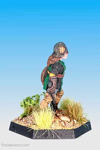 Armoured Female Cleric with Shield (C03C1-8)